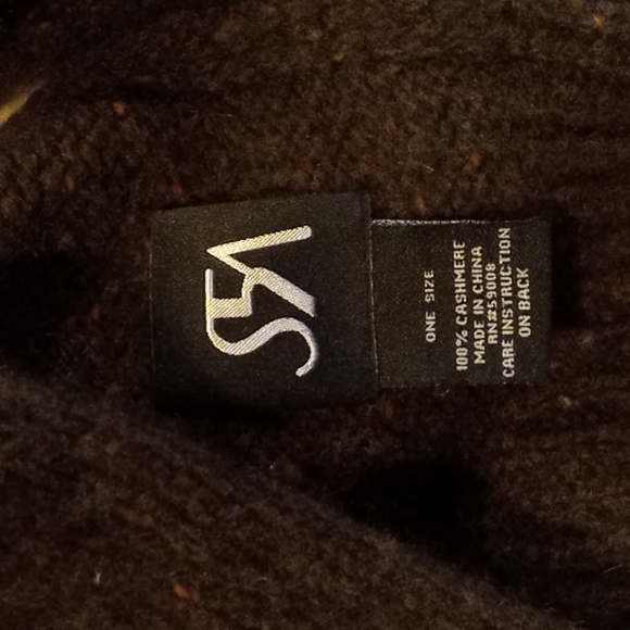 Saks 5th Ave 100% Cashmere Scarf - Picture 3 of 3